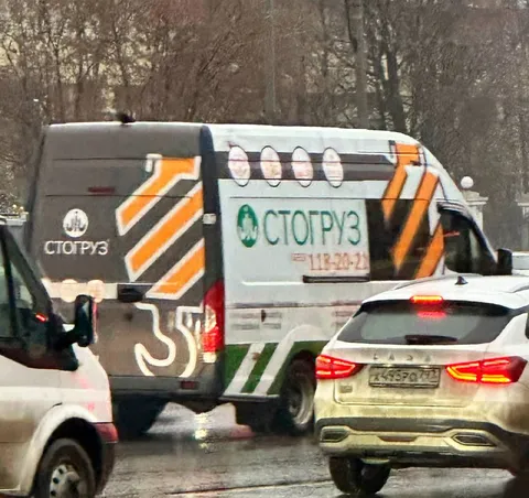 Автобус СТОПРУЗ в пробке