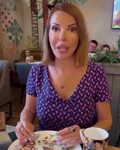 Женщина с глазами совы