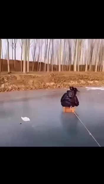 Катание на льду с неожиданным финалом