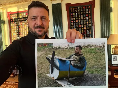 Зеленский показывает Зеленского
