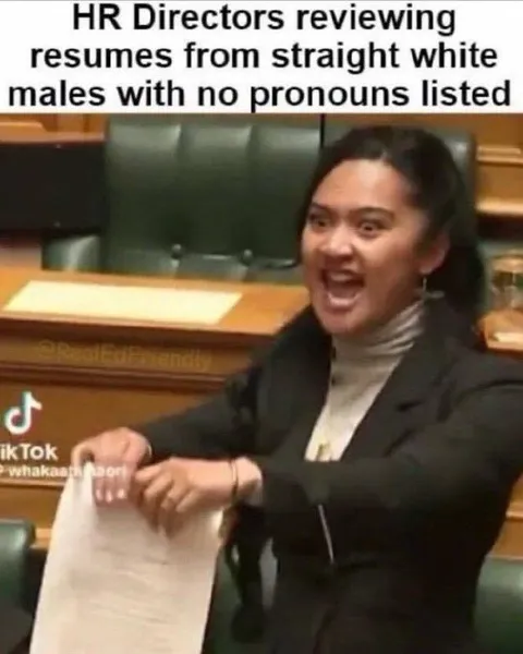HR Rejecting Pronoun-Free Resumes
