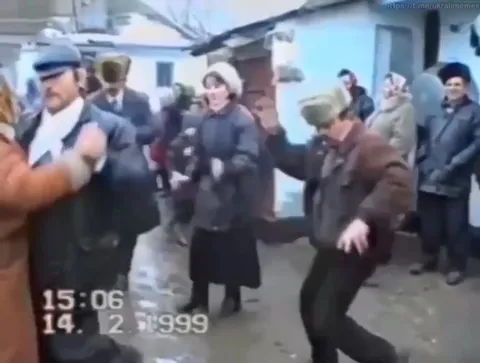 Танцы на деревенской свадьбе