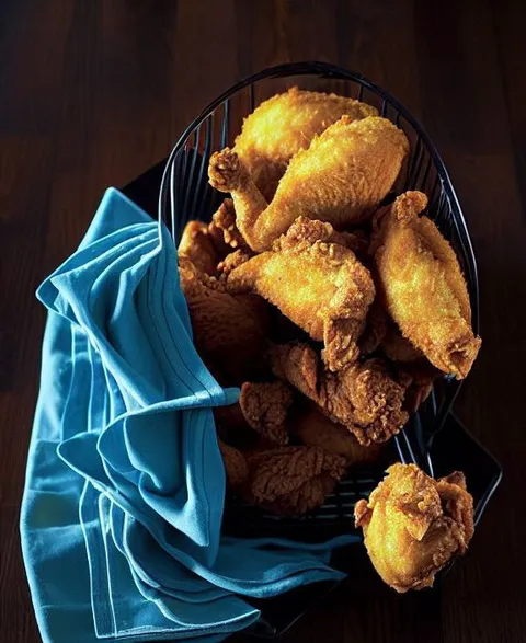 Корзина жареной курицы