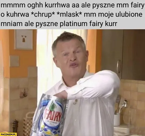 Mężczyzna zachwycony płynem Fairy