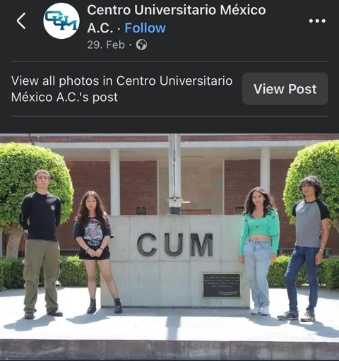 El letrero CUM de la universidad