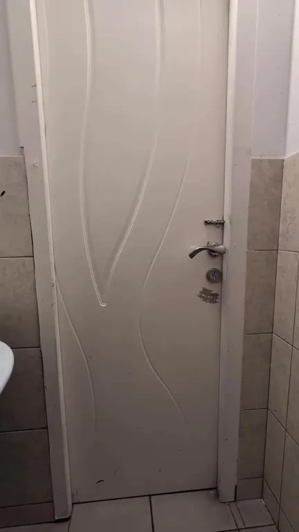 Занят в туалете