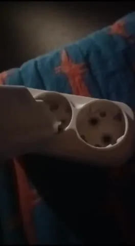 Искра из розетки