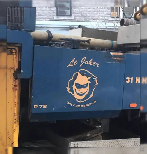 Le Joker Garbage Truck