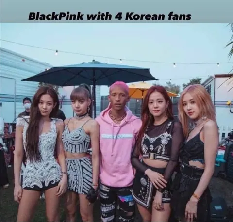 BlackPink with four Korean fans