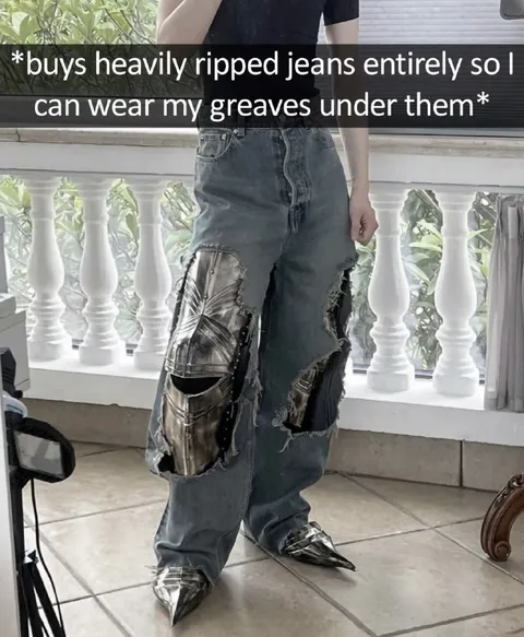 Ripped Jeans With Greaves