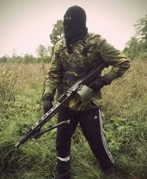 Боец в высокой траве