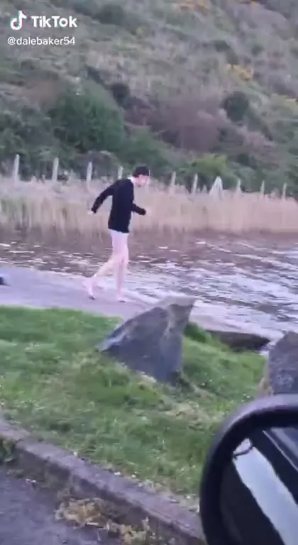 Неудачное падение в воду
