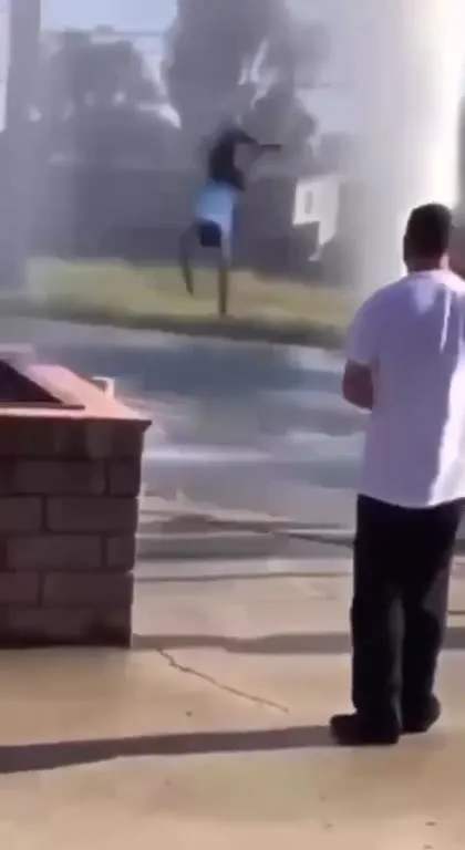 Неожиданная водяная струя