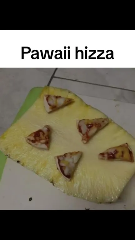 Pawaii Hizza Pineapple Pizza