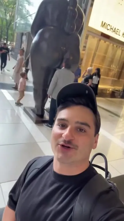 Giant Sculpture Photobomb