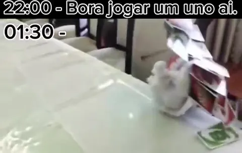 Bora jogar Uno às 01:30