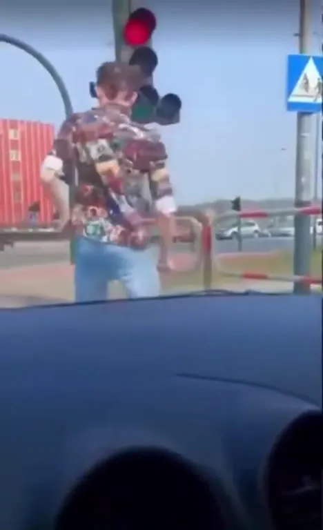 Танец на красный свет