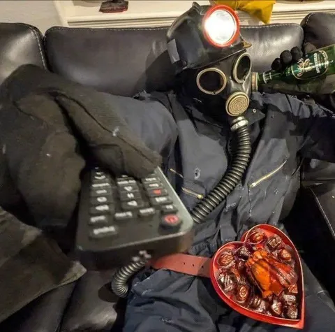 Романтический вечер в противогазе