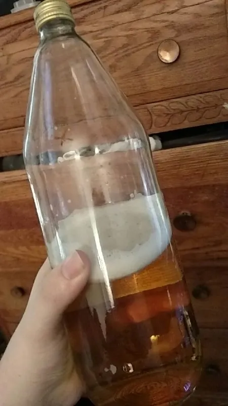 Почти пустая бутылка