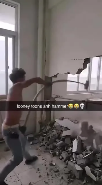 Looney Tunes Hammer Destruction