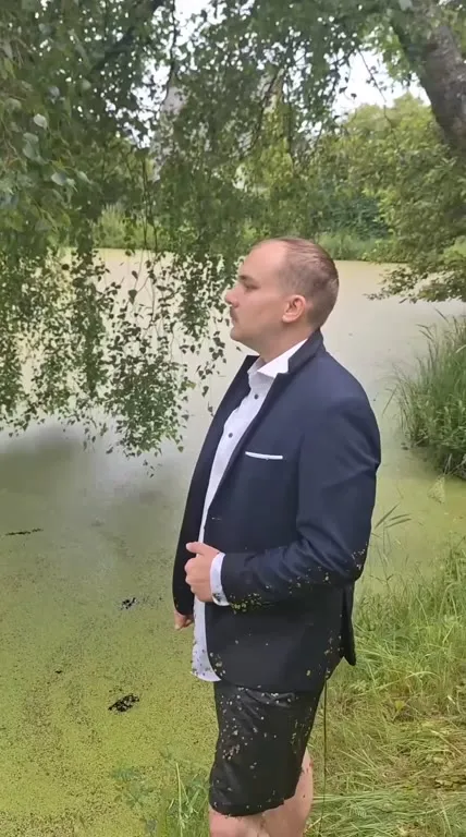 Съел и пошёл в болото