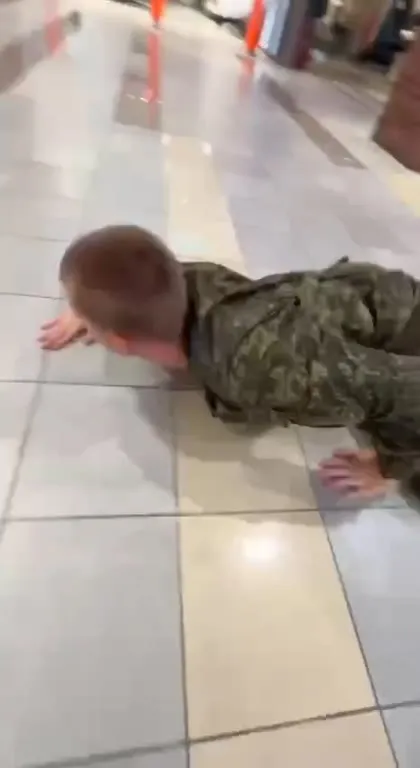 Солдат нашёл костюм волшебника