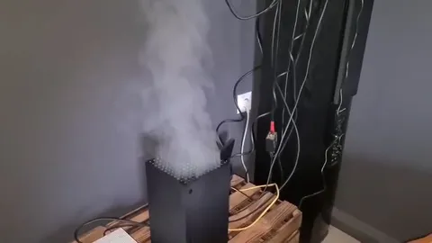 Xbox Series X выпускает дым