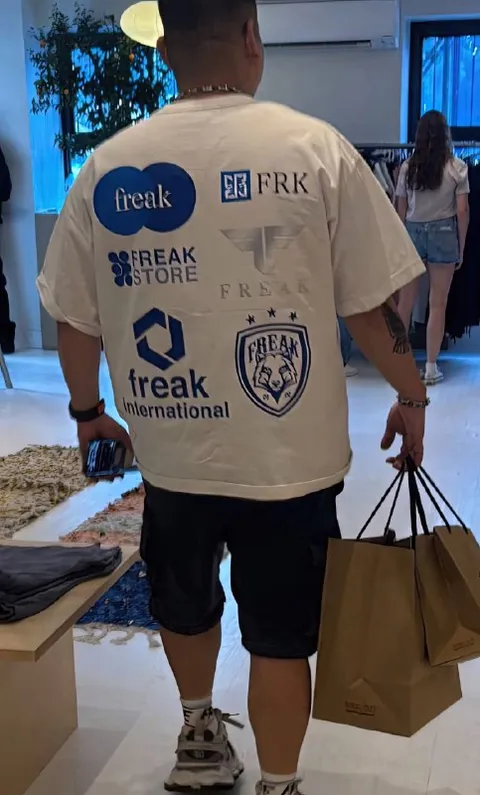 Freak Store Walking Advertisement