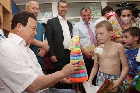 Леонид Якубович с детьми