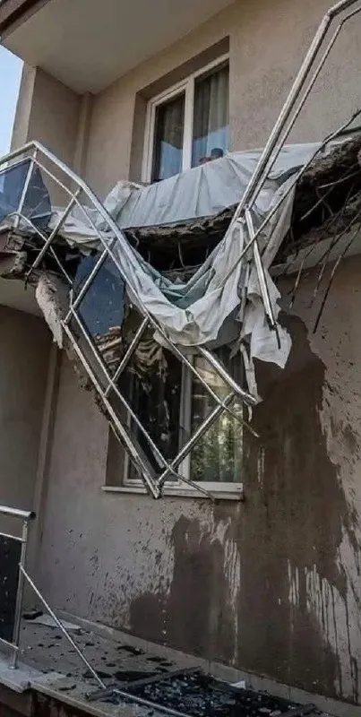 Балкон пережил всё