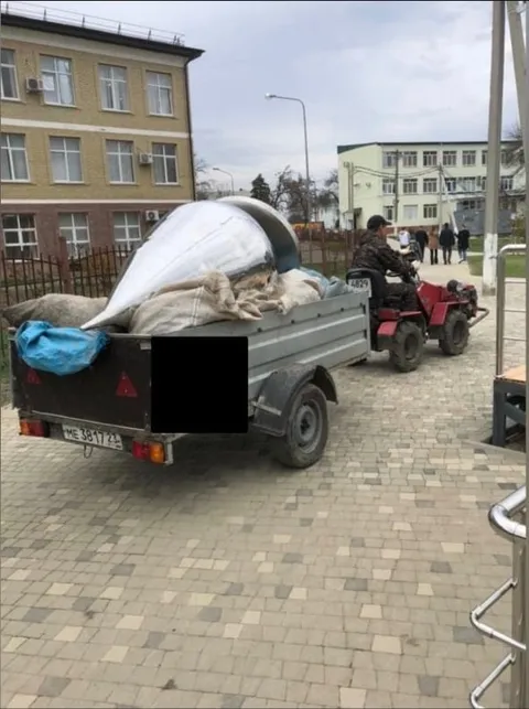 Пробку увезли на тракторе