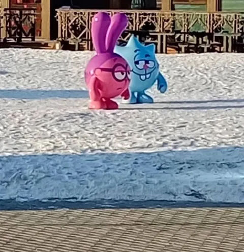Розовый и голубой зайцы