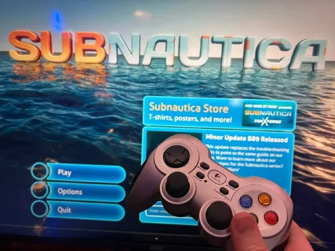 Subnautica With a Controller