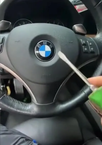 Отвертка в логотип BMW
