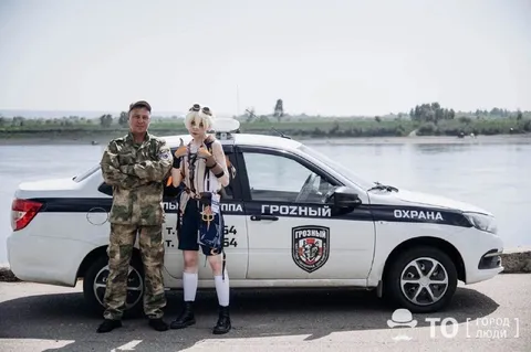 Охрана Грозного с косплеершей