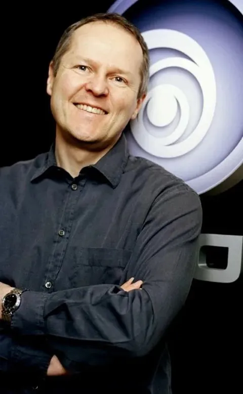 Глава Ubisoft с логотипом