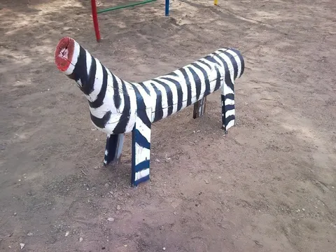 Зебра из детской площадки