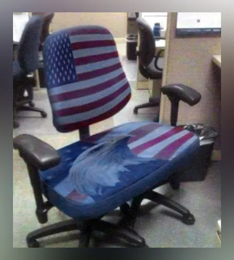 Кресло с американским флагом