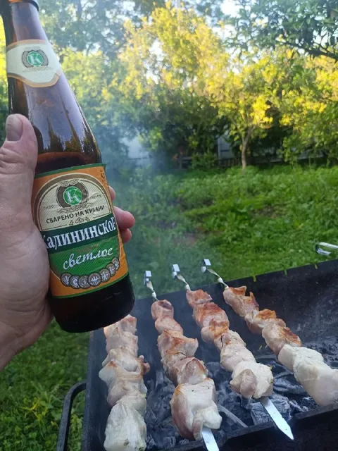 Пиво и шашлык на природе