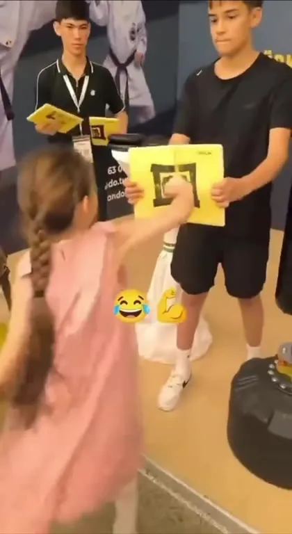 Маленькая чемпионка по тхэквондо