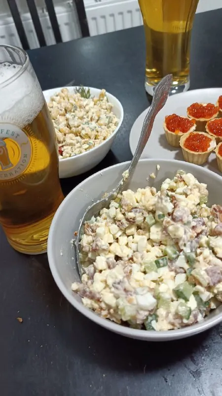 Скромненький праздничный стол
