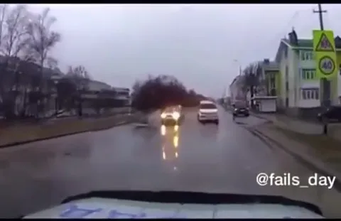 Не заметил машину впереди