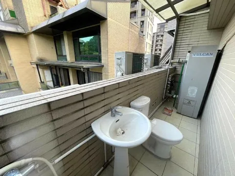 Balcony Bathroom Setup