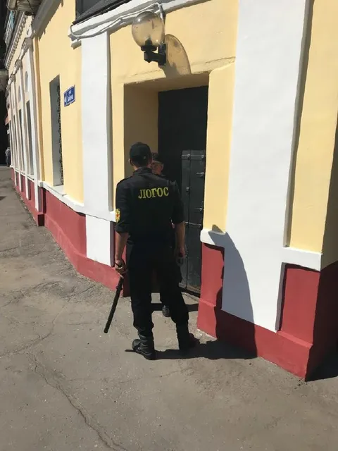 Логос у закрытой двери