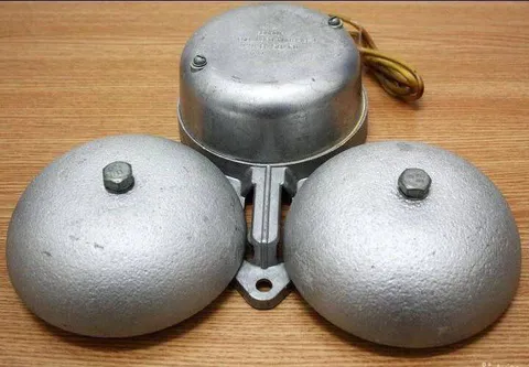 Странный тройной звонок