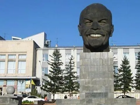Гигантская голова в Бурятии