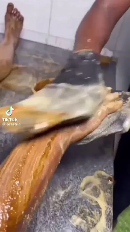 Из липкой массы в модель