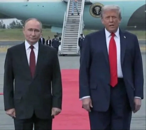 Путин и Трамп на красной дорожке