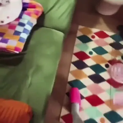 Маленький белый котёнок