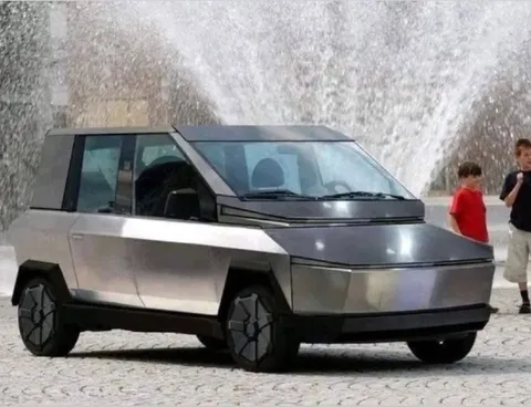 Футуристичный Tesla Cybertruck